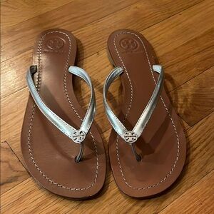Tory Burch Terra Thong Silver and Brown Sandal Size 8.5